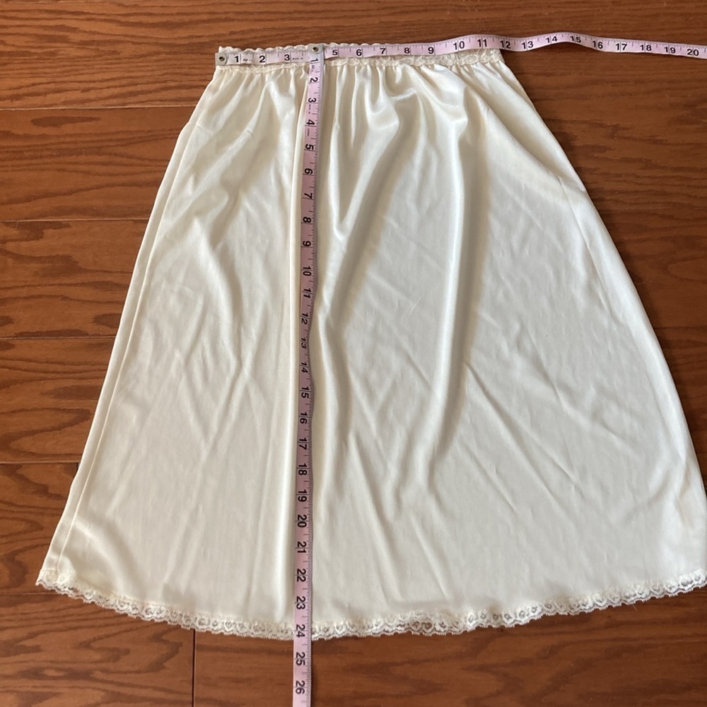 Half Slip with Lace  - Medium Ivory Lace Vintage - Picture 9 of 10